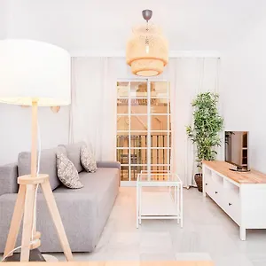 https://bhost-la-maestranza.hotelsinnerja.org